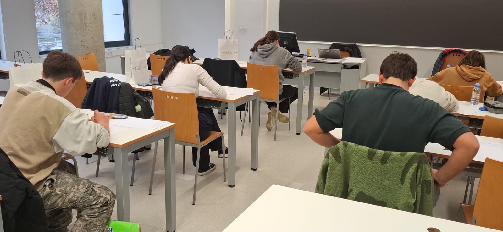 098a9520-b75f-4ef2-b43c-dac3256754b3