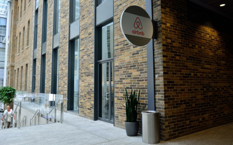 airbnbb.jpg_1055712919